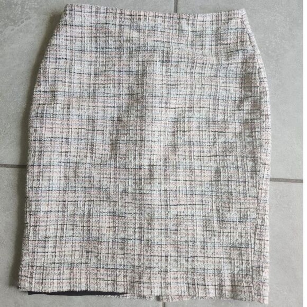 Banana Republic Pink Tweed Skirt Lined Back Slit Sz 2 Academia Office Boardroom
